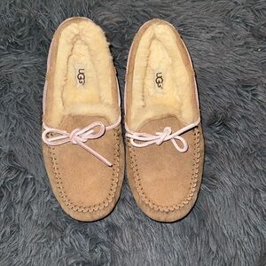 Ugg Dakota slipper